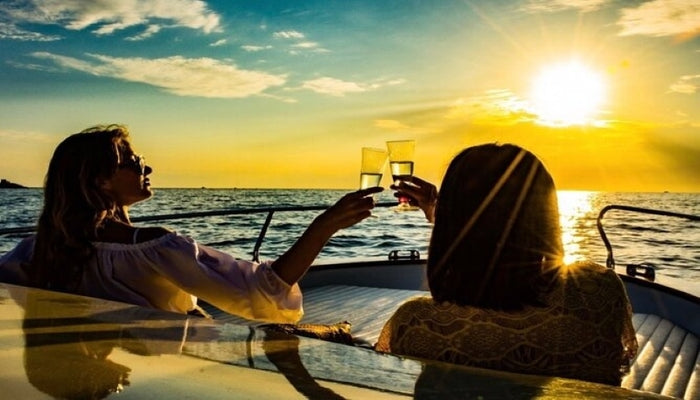 Aperitivo al tramonto Eventi, feste e compleanni Gustando il Prosecco e l'Aperitivo della Costiera Sorrentina Inizio ore 19:00